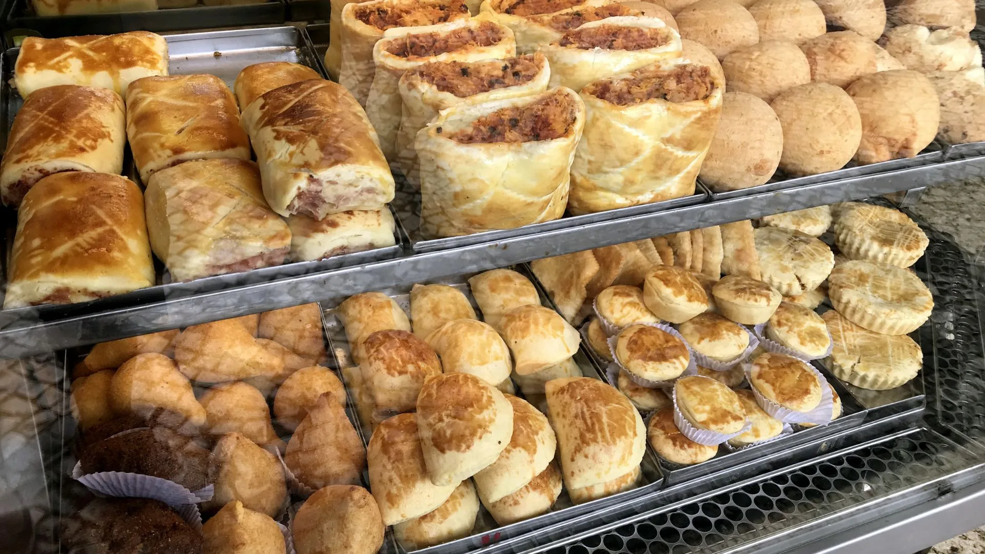 ขายเครื่องดื่มเย็นและของว่าง